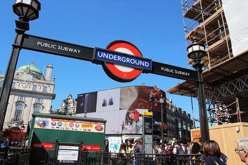 Piccadilly Circus tube entrance