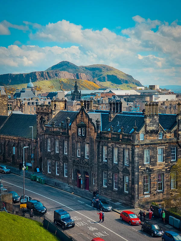 What is the best month to visit Scotland edinburgh